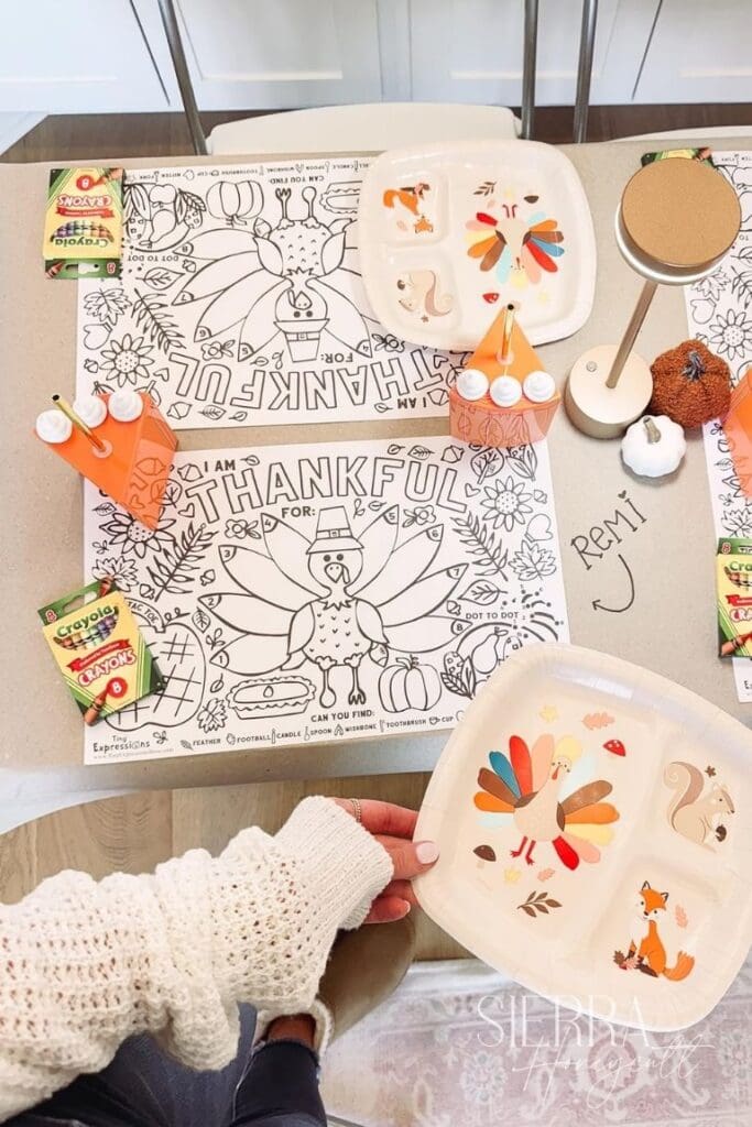 Sierra_Honeycutt_Thanksgiving_Kids_Table_Pie_Bar
